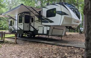2019 Dutchmen RV Voltage V4115
