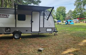 Sleeps 5 With an Electric Fireplace/coffee Maker