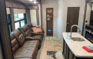 2019 Keystone RV Avalanche 396BH RV rental photo 9