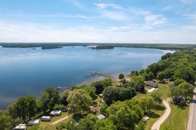 Mclear’s Cottage Colony & Campground