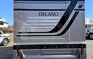 DELANO - Luxury Mini Coach for 2-4
