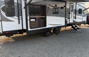 Luxury rear living. Starlink. Family friendly