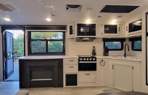 NOMI: 2022 Jayco White Hawk