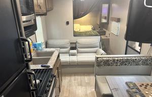 Modern Bunkhouse - Sleeps 8 - Delivery Available