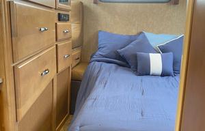 2016 Thor Motor Coach Axis 25.1