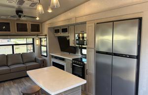 Pet friendly! clean cozy & ready for adventure