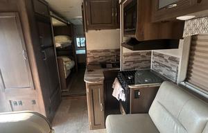 The Queen – Class C Bunkhouse, Sleeps 8