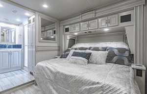 2023 Fleetwood RV Discovery 38W