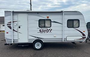 Light Weight Jayco Travel Trailer SUV towing