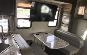2018 Thor Four Winds 28Z