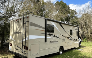 2017 Winnebago Minnie Winnie 31K