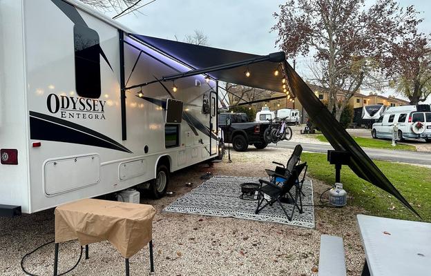 2024 Fully Loaded Pet Friendly RV Rental!