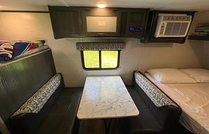 Beep-Beep- family friendly RV-Sleeps5,Bath,kitchen