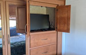 2011 Four Winds RV Chateau 31B RV rental photo 7