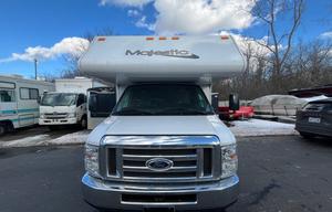 2019 Thor Majestic 23A Sleeps 6