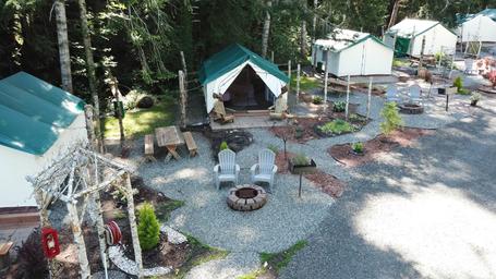 Iliana's Glamping Village at Mike's Beach Resort
