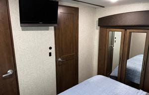 2019 Keystone RV Cougar Half-Ton Series 32BHS RV rental photo 11
