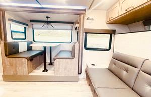 Legend Brownie * Slide-out * Sleeps8 * Ultra light