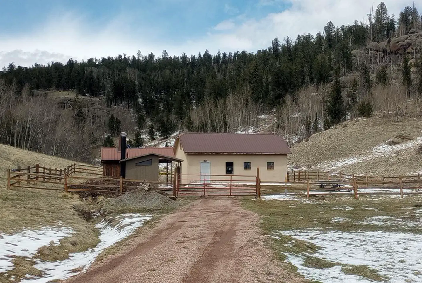 Carnero Guard Station