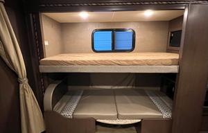 2017 Thor Motor Coach Freedom Elite 30FE