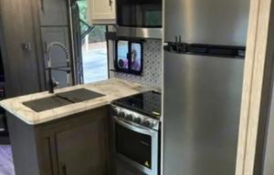 2022 CrossRoads RV Cruiser Aire CR33BHB