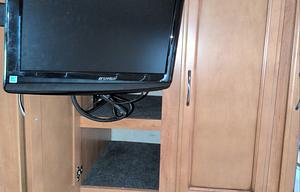 2011 Fleetwood RV Storm 32BH RV rental photo 10