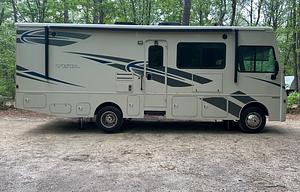 Winnebago-Superior Ride-Deluxe Living-Family Fun