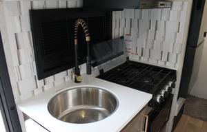 Cozy 23' Class C Motorhome | Sleeps 5