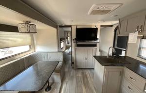 2021 Prime Time RV Tracer 24DBS RV rental photo 4