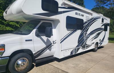 2022 Thor Motor Coach Outlaw Class C 29J