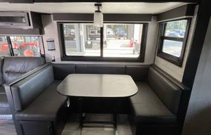 Family Friendly 2022 Jayco Jay Flight - Sleeps 10