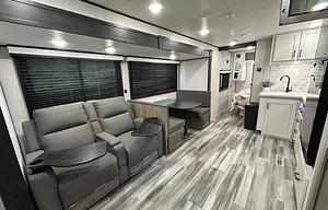 Trailside Escape JANY 2308