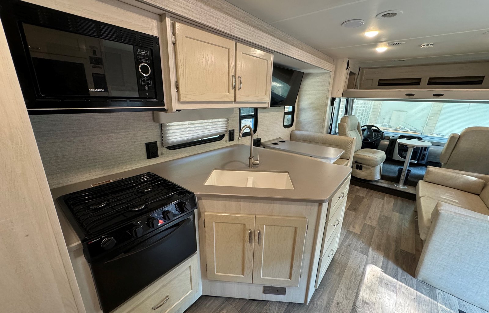 2019 Winnebago Class A RV INTENT 31P