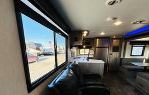 Premium Alpha Wolf Camper Relax, Camp & Unwind