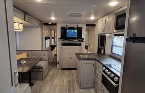 Full bunks★SLIDEOUT ★NEW★outdoor kitchen