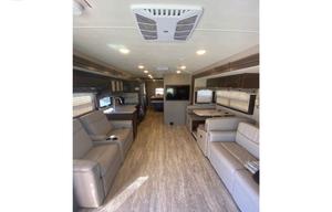 2020 Thor Motor Coach Hurricane 34R RV rental photo 9