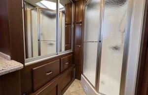 Luxury 40’ DP Coach – Stationary Delivery & Setup
