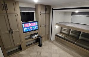 Lu&Ry's 2021 Puma bunkhouse
