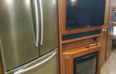 2018 Fleetwood Fleetwood Bounder RV rental photo 2