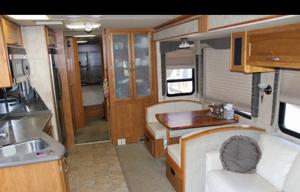 2006 Fleetwood RV Pace Arrow LXE 38N RV rental photo 2