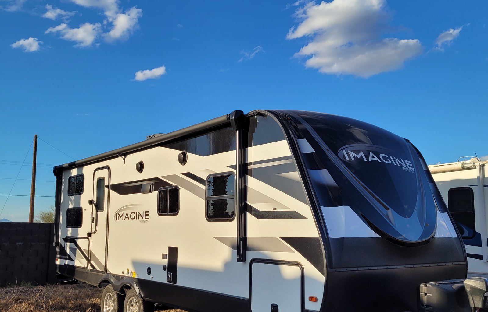 2022 Grand Design Imagine 2400BH