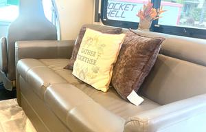 2023 Thor Motor Coach Quantum LF31 RV rental photo 20