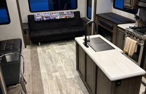 Stocked 5th Wheel | King Bed & Generator Included