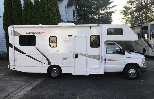 2013 Thor Motor Coach Majestic