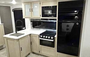 Fireside RV's FR Salem Platinum 31KQBTS Bunkhouse