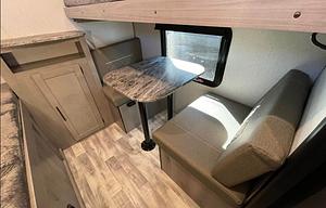 Bunkhouse 2022 Dutchmen Kodiak Ultra Lite 283BHSL