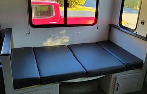 Beautiful Luxury travel trailer w/ King size bed