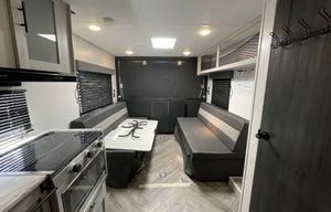 Clean, Comfortable, & Versitile 2022 Toy Hauler