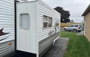 2006 Salem 37BHSS2Q RV rental photo 8