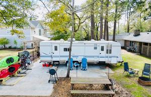 All-Inclusive Travel Trailer Getaway By The Marsh!